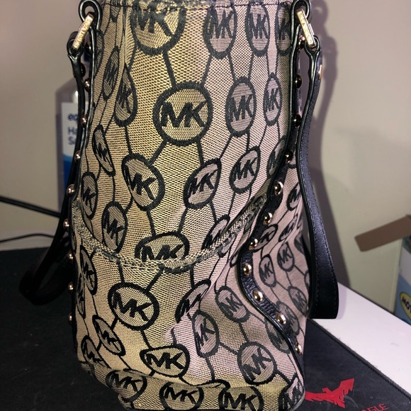 MK Bag - Picture 3 of 8
